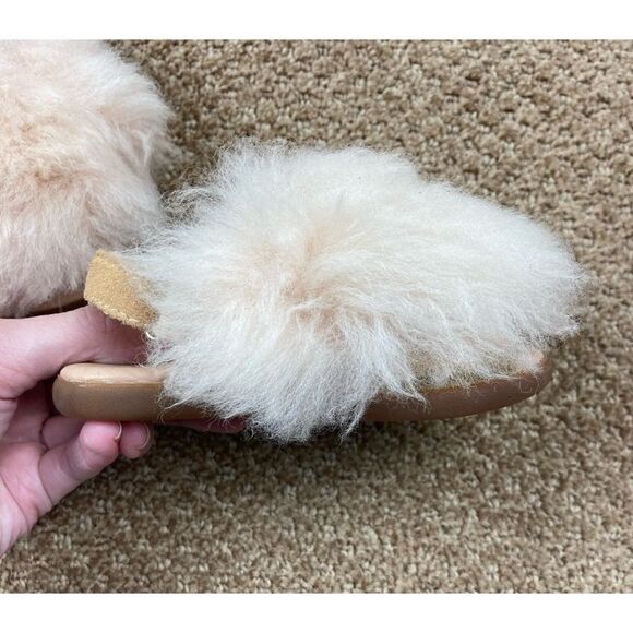 UGG Holly toddler lambs fur sandals - Picture 2 of 6